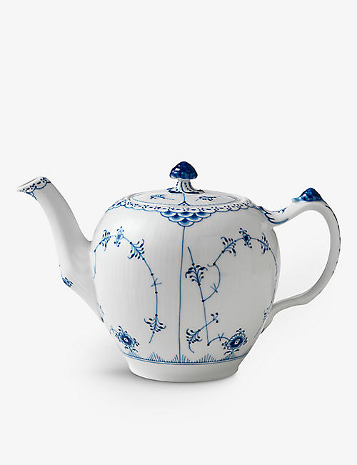 ROYAL COPENHAGEN: Blue Fluted Half Lace porcelain teapot 1L