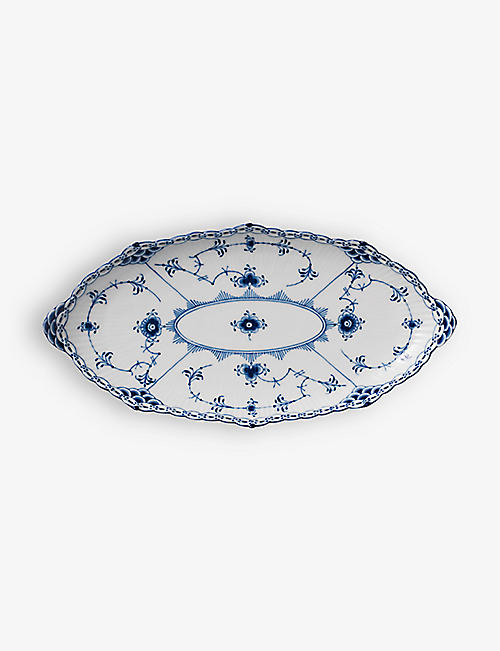 ROYAL COPENHAGEN: Musselmalet Gerippt oval porcelain dish 24.5cm