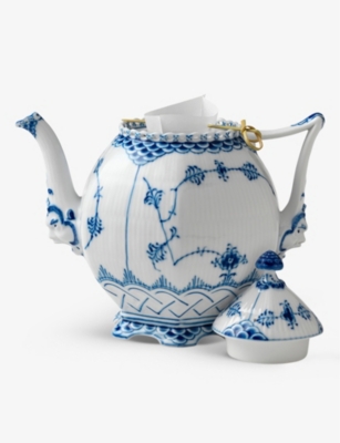 Royal Copenhagen Blue Fluted Full Lace Porcelain Teapot 1l In Blue/white