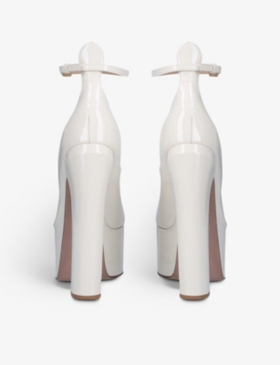 VALENTINO GARAVANI Tan Go patent leather heels