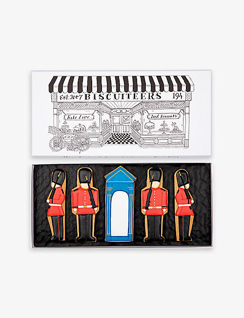 BISCUITEERS: London Guards letterbox biscuits 60g