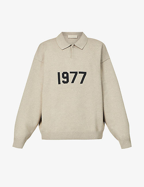 FOG X ESSENTIALS: ESSENTIALS 1977-print relaxed-fit knitted polo shirt