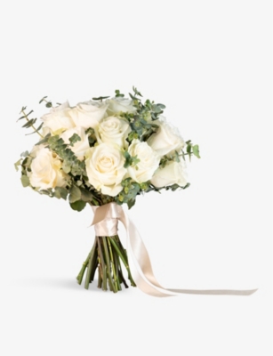 MOYSES STEVENS: The Classic bridal bouquet