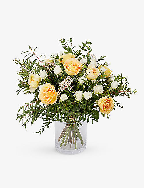 THE REAL FLOWER COMPANY: Duchess Vienna medium scented bouquet