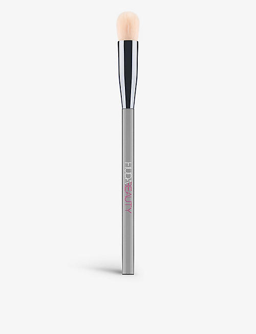 HUDA BEAUTY: Conceal & Blend domed complexion brush