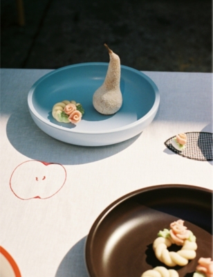 HAY: Sobremesa medium porcelain serving bowl 23cm
