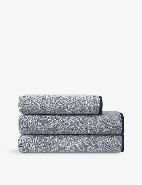 YVES DELORME: Foulard paisley-print organic cotton-blend towel