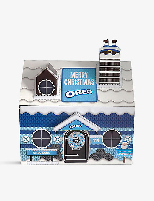 OREO: Christmas Cottage box of six packets