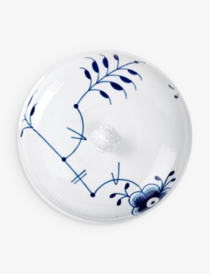 ROYAL COPENHAGEN: Blue Fluted Mega hand-painted porcelain bowl with lid 22.5cm