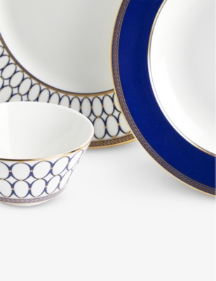 WEDGWOOD: Renaissance Gold gilded bone-china three-piece dinner set