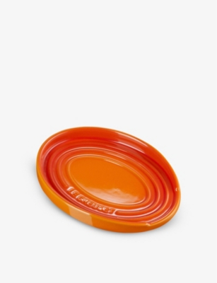 at tilbagetrække kode Far LE CREUSET - Oval stoneware spoon rest | Selfridges.com