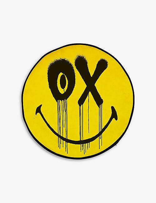 SELETTI: Smiley OX round woven cushion