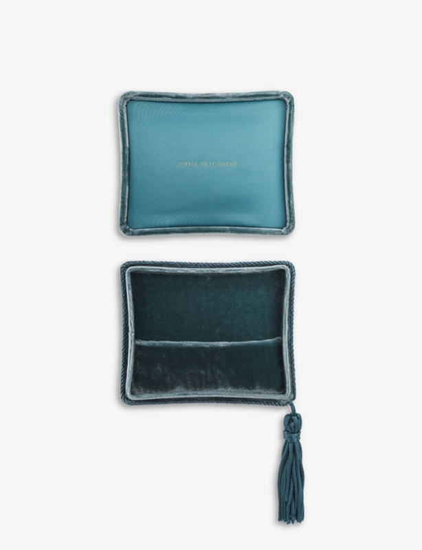 Square velvet jewellery box 10.4cm