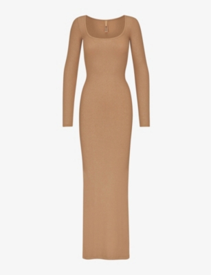 Skims Soft Lounge Long-sleeve Stretch-jersey Nightdress In Camel Foil