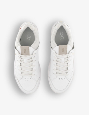 Shop On-running Men's White Gum The Roger Centre Court Faux-leather Low-top Trainers