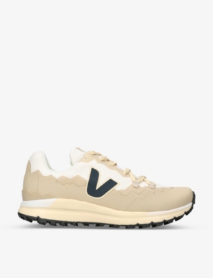 Veja X Fitz Roy Trek Water Repellent Trail Sneaker In White/comb