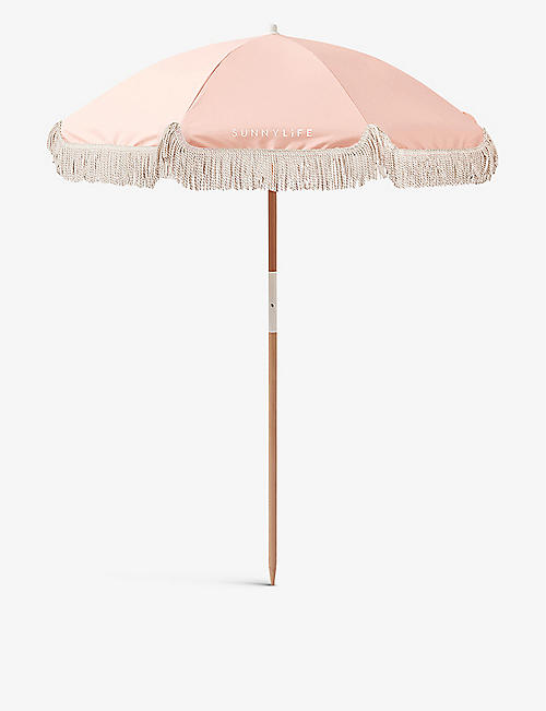 SUNNYLIFE: Luxe fringed cotton beach umbrella 204cm
