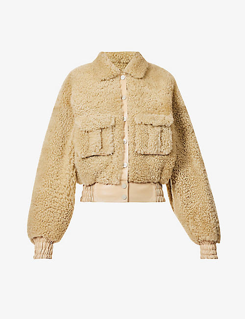 THE MANNEI: Contrast-trim elasticated-hem relaxed-fit shearling jacket