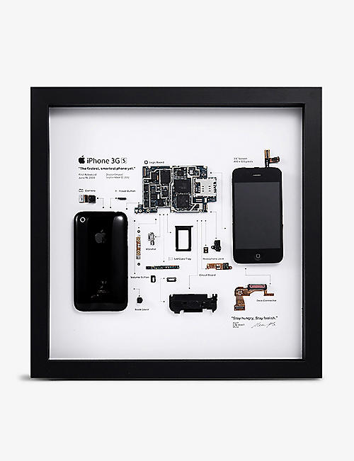 SMARTECH: XreArt framed deconstructed iPhone3GS