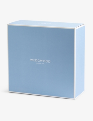 Wedgwood Intaglio Bone China 4-piece Dinnerware Set