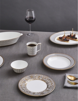 WEDGWOOD: Renaissance Gold oval platter plate 35cm