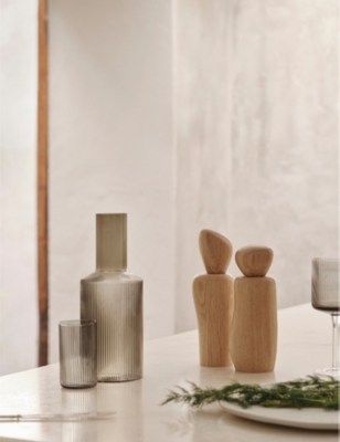 Pebble wooden seasoning grinder 18.8cm