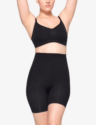 Skims Womens  Sculpt Fitted Stretch-woven Shorts In Black