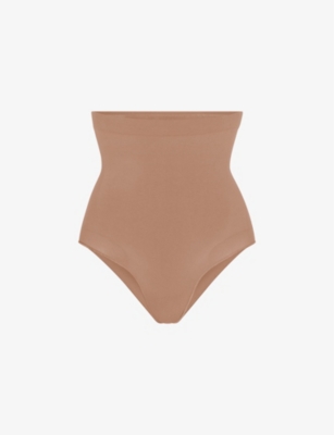 Buy SKIMS Brown Seamless Sculpt Lifting Shorts for Women in UAE
