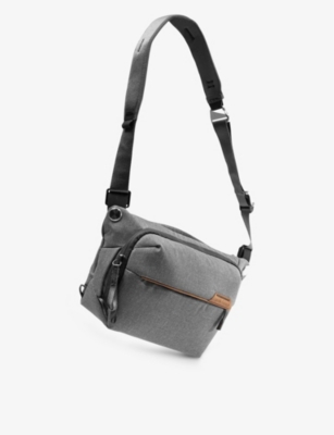 PEAK DESIGN: Everyday Sling camera bag