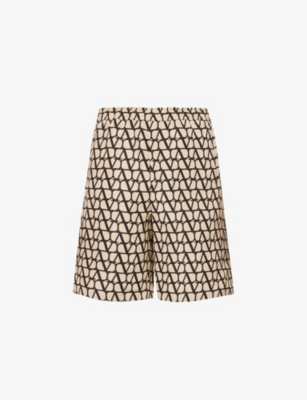 VALENTINO VALENTINO MEN'S ICON BEIGE BLACK BERMUDA TOILE ICONGRAPHE-PATTERN SILK SHORTS,66489345