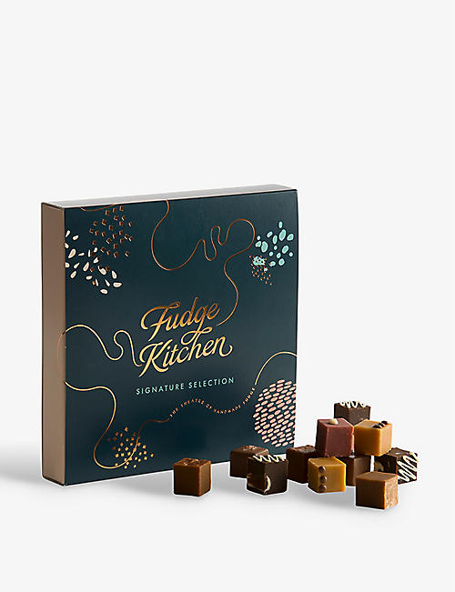 FUDGE KITCHEN: Signature Selection 25-piece fudge box 550g