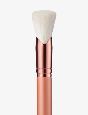 MAC: 143S bronzer fan brush