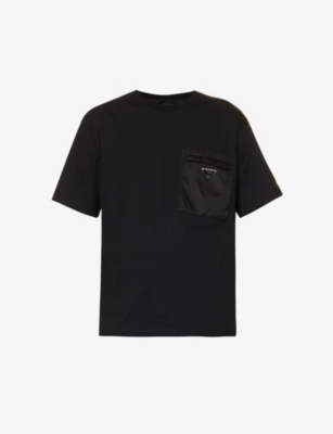 PRADA PRADA MEN'S BLACK RE-NYLON BRAND-PLAQUE REGULAR-FIT COTTON-JERSEY AND RECYCLED-POLYAMIDE T-SHIRT,66970362