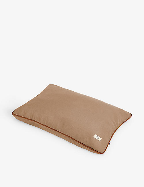 LISH: Padbury large linen pillow bed