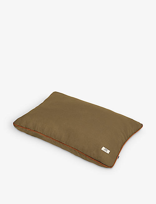 LISH: Padbury large linen pillow bed