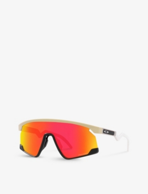 Oakley Logo Sunglasses In Brown