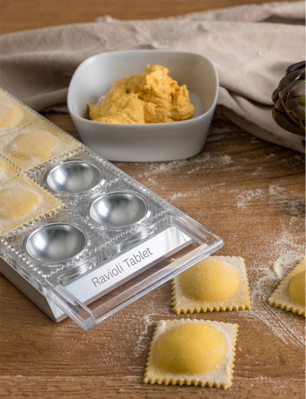 Ravioli aluminium pasta cutter tablet and rolling pin