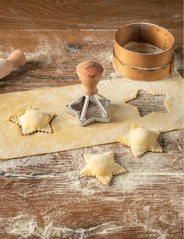 Star-shape ravioli wood and aluminium stamp
