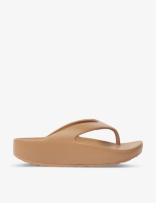 Skims Womens Ochre Logo-embellished Moulded Flip Flops
