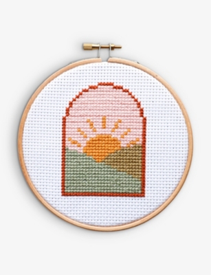 How to cotton cross-stitch embroidery kit