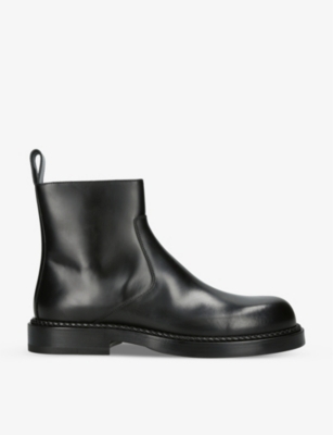 Shop Bottega Veneta Men's Black Strut Leather Ankle Boots