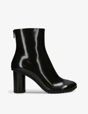 Bottega Veneta Tire Chelsea ankle boots for Men - Black in UAE