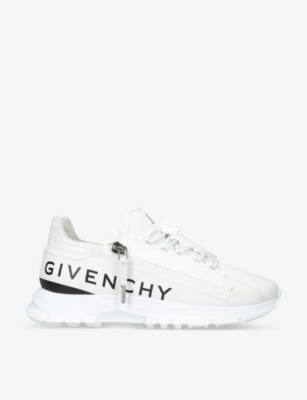 GIVENCHY: 