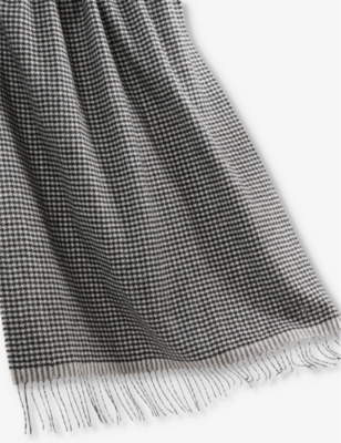 Shop Reiss Women's Black/white Victoria Dogtooth Wool-blend Scarf