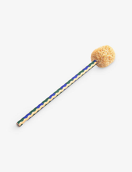 PAPIER: Pompom-embellished wooden and straw pencil