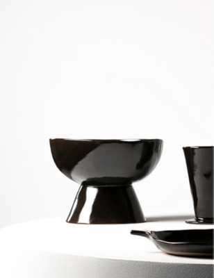 SERAX: La Mère irregular stand stoneware serving plate 31cm