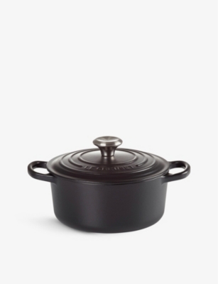 Le Creuset Signature Round Cast-iron Casserole Dish In Satin Black