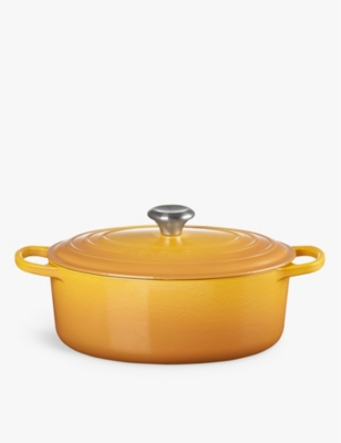 LE CREUSET: Signature oval cast-iron casserole dish