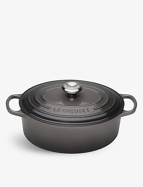LE CREUSET: Signature oval cast-iron casserole dish