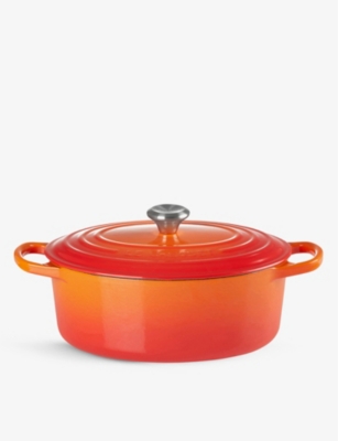 LE CREUSET: Signature oval cast-iron casserole dish